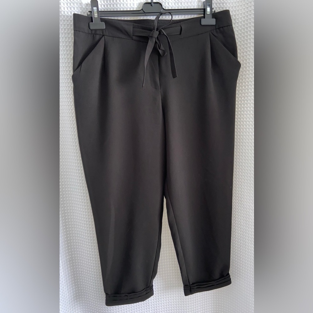 Women’s Belle Vere black cropped stretchy loose‎ fit trousers pants size 12